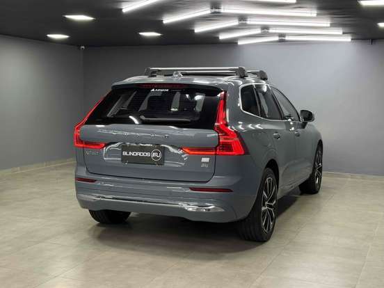 VOLVO-XC60-2022