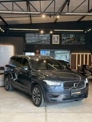 VOLVO-XC90-2020