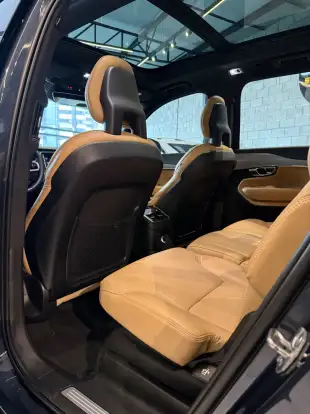 VOLVO-XC90-2020