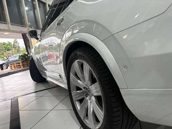 VOLVO-XC90-2020