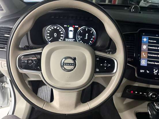 VOLVO-XC90-2020