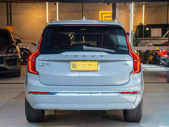 VOLVO-XC90-2025
