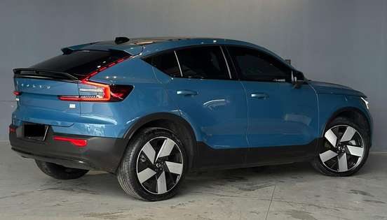 VOLVO-C40-2022