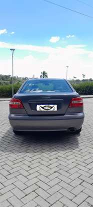 VOLVO-S40-2001