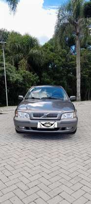 VOLVO-S40-2001