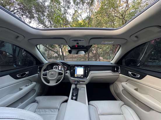 VOLVO-S60-2019