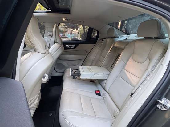VOLVO-S60-2019
