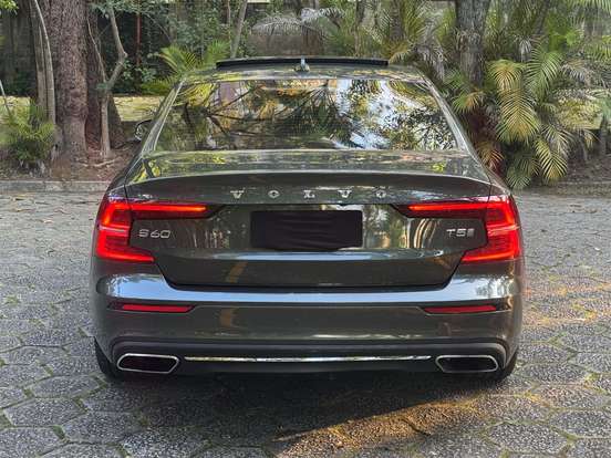 VOLVO-S60-2019