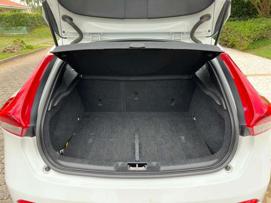 VOLVO-V40-2.0 T4 COMFORT TURBO GASOLINA 4P AUTOMÁTICO VOLVO-V40-2015