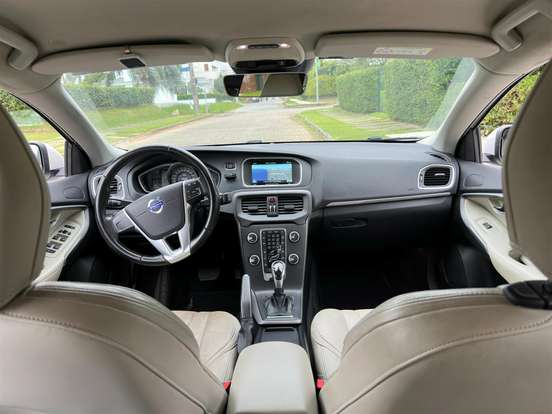 VOLVO-V40-2.0 T4 COMFORT TURBO GASOLINA 4P AUTOMÁTICO VOLVO-V40-2015