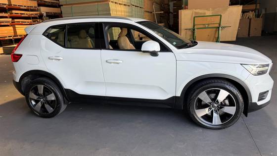 VOLVO XC40 2.0 T4 GASOLINA MOMENTUM GEARTRONIC