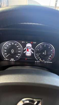 VOLVO-XC40-2020