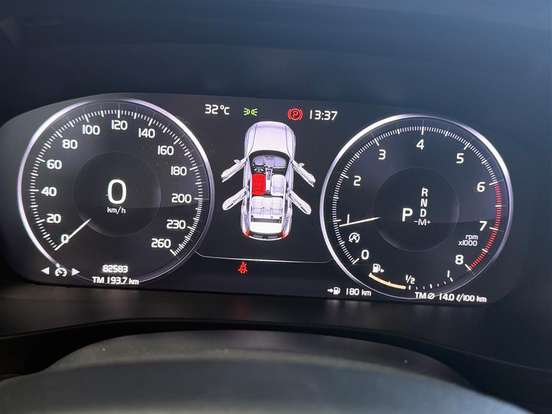 VOLVO-XC40-2.0 T4 GASOLINA MOMENTUM GEARTRONIC VOLVO-XC40-2020