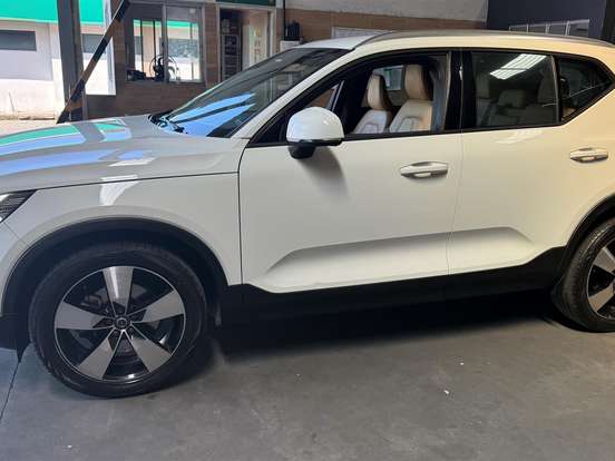 VOLVO-XC40-2.0 T4 GASOLINA MOMENTUM GEARTRONIC VOLVO-XC40-2020