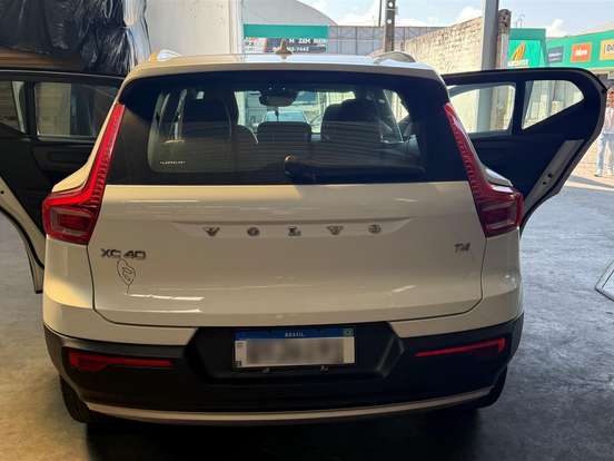 VOLVO-XC40-2.0 T4 GASOLINA MOMENTUM GEARTRONIC VOLVO-XC40-2020