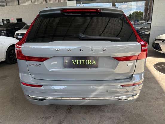 VOLVO-XC60-2023
