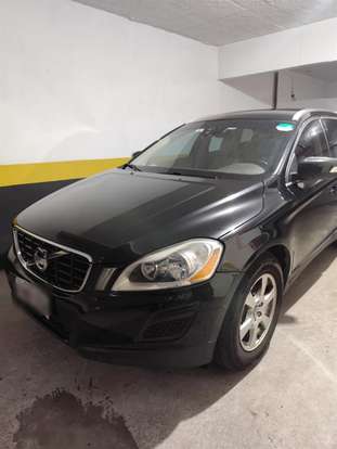VOLVO-XC60-2011
