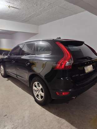 VOLVO-XC60-2011