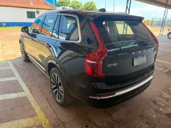 VOLVO-XC90-2023