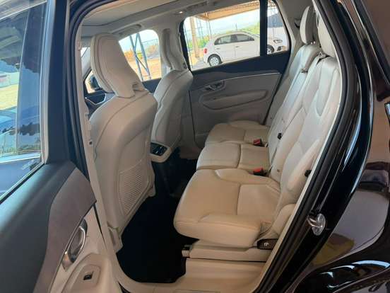 VOLVO-XC90-2023