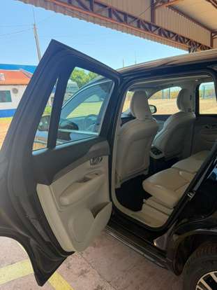 VOLVO-XC90-2023