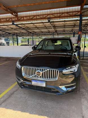 VOLVO-XC90-2023