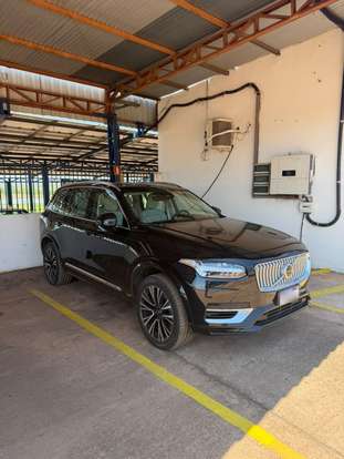 VOLVO-XC90-2023