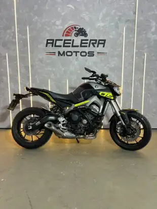 YAMAHA-MT-09-2015