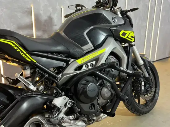 YAMAHA-MT-09 YAMAHA-MT-09-2015