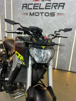 YAMAHA-MT-09-2015