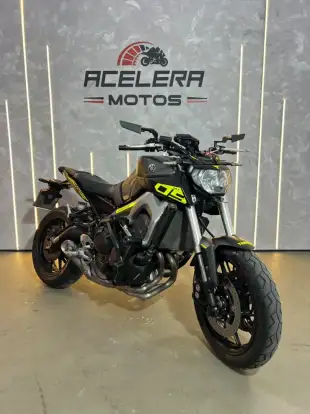 YAMAHA-MT-09-2015