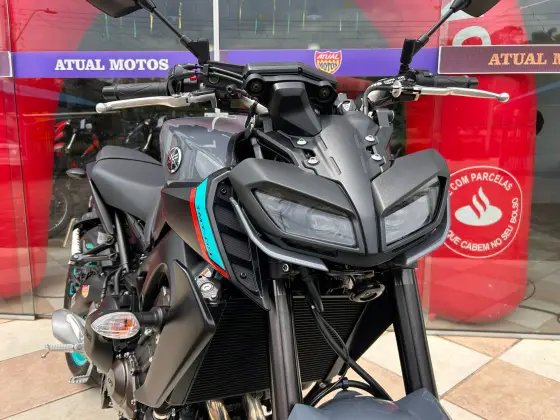 YAMAHA MT-09 
