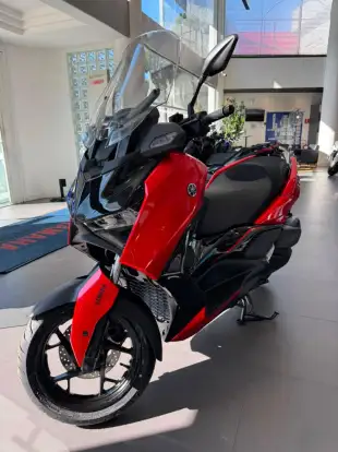 YAMAHA-XMAX 300 CONNECTED ABS-2026