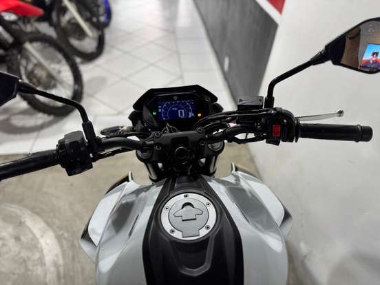 YAMAHA-FZ25 FAZER CONNECTED ABS YAMAHA-FZ25 FAZER CONNECTED ABS-2025