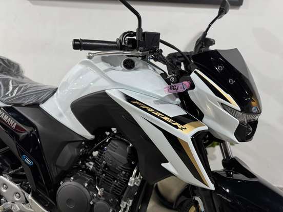 YAMAHA-FZ25 FAZER CONNECTED ABS-2025