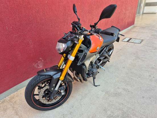 YAMAHA-MT-09 YAMAHA-MT-09-2015