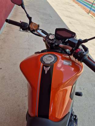 YAMAHA-MT-09-2015