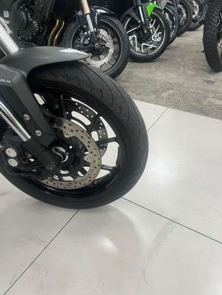 YAMAHA-MT-09-2015