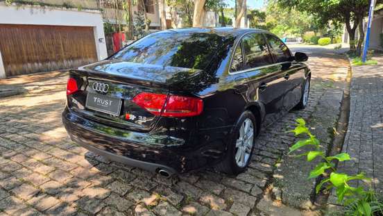 AUDI-A4-2010
