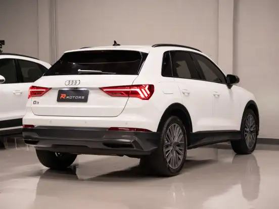 AUDI-Q3-2020