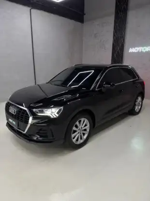 AUDI-Q3-2019