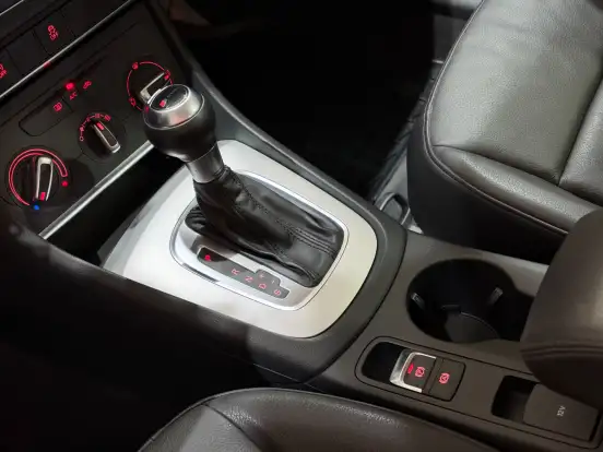 AUDI-Q3-2017
