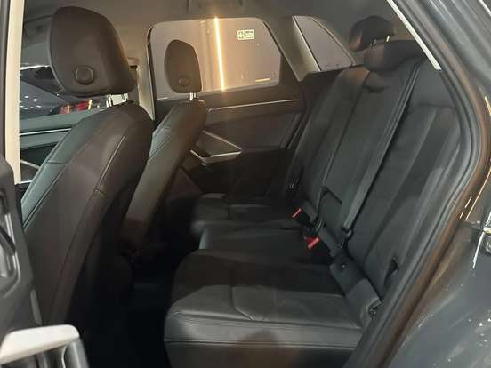 AUDI-Q3-2020