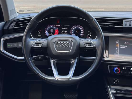 AUDI-Q3-2021