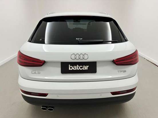 AUDI-Q3-2018
