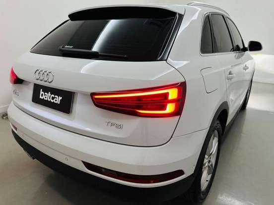 AUDI-Q3-2018