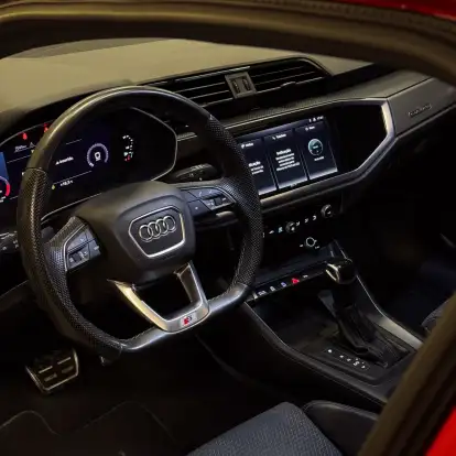AUDI-Q3-2023