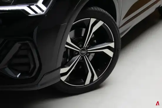 AUDI-Q3-2024