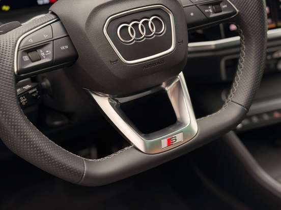 AUDI-Q3-2024