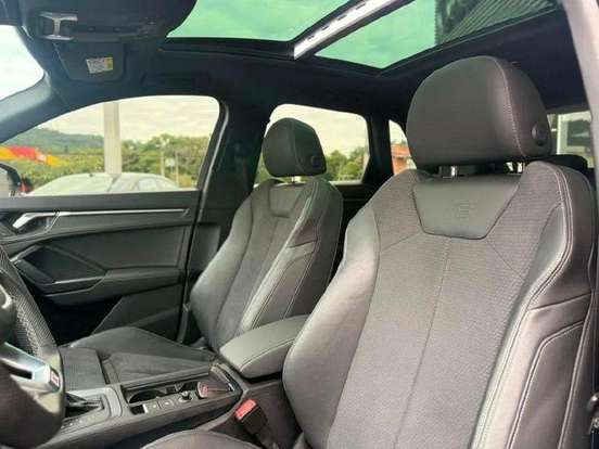 AUDI-Q3-2023